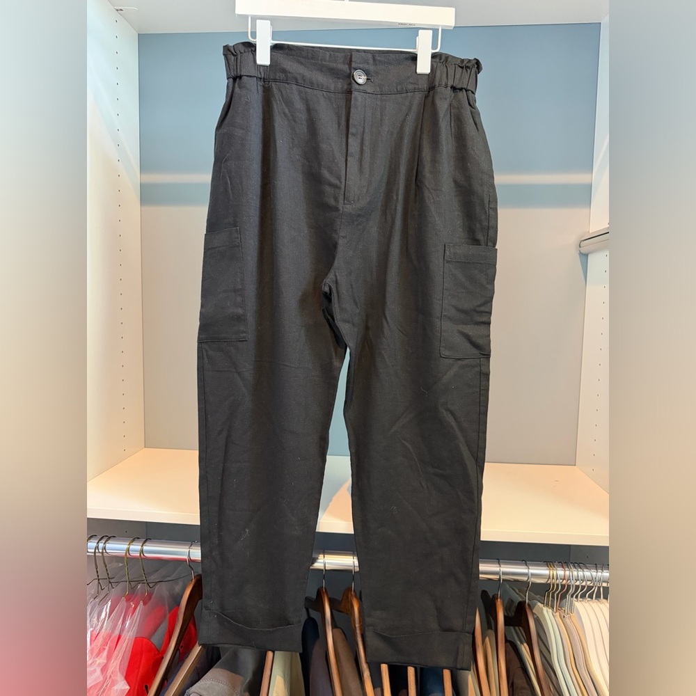NWT Zara black linen blend pants. Sz 10. Brand new! Cuffed bottom. So cute!